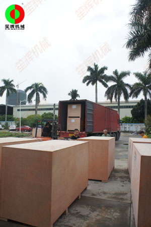 印度客戶(hù)訂購(gòu)的毛刷機(jī)和切菜機(jī)順利完工出貨交付客戶(hù)！