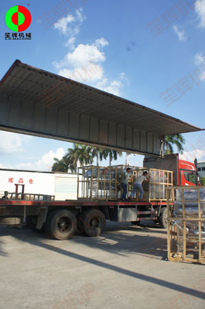 幾套渦流洗菜機(jī)組裝車(chē)發(fā)貨,交付客戶(hù)!