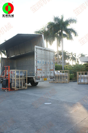 果蔬清洗加工設(shè)備發(fā)往上海客戶！