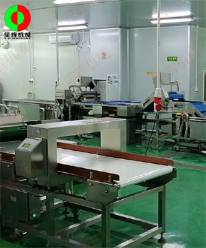 珠?？蛻舻诙钨徺I食品加工機械安裝現(xiàn)場