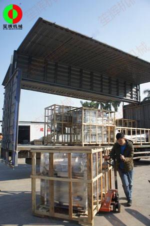 天清氣朗，一批果蔬清洗機元旦假期前加緊裝車交付客戶！