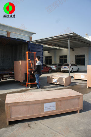 春節(jié)假期前最后一批海外定單完成，蔬果清洗加工機(jī)械裝車發(fā)貨！