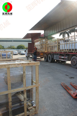 新年開門紅，兩貨車蔬果加工設(shè)備裝車出貨！