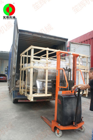 多功能洗菜機現(xiàn)機裝車發(fā)貨，交付客戶！