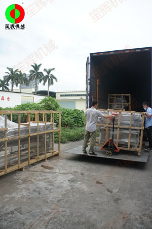 江蘇客戶訂購的多套渦流洗菜機(jī)組裝車發(fā)貨！