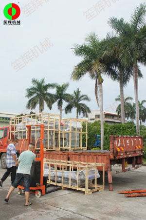 瓜果削皮機(jī)、切菜機(jī)以及洗菜機(jī)等蔬果前處理加工設(shè)備兩車同時(shí)發(fā)貨交付！