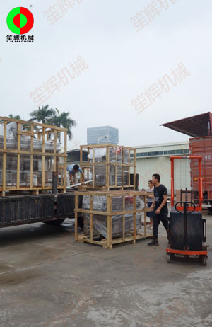 提升輸送機、渦流洗菜機、毛刷清洗去皮機等設備交付客戶！