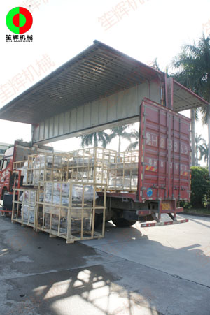 國內(nèi)外兩批削皮機、洗菜機等蔬果加工機械齊發(fā)貨交付！